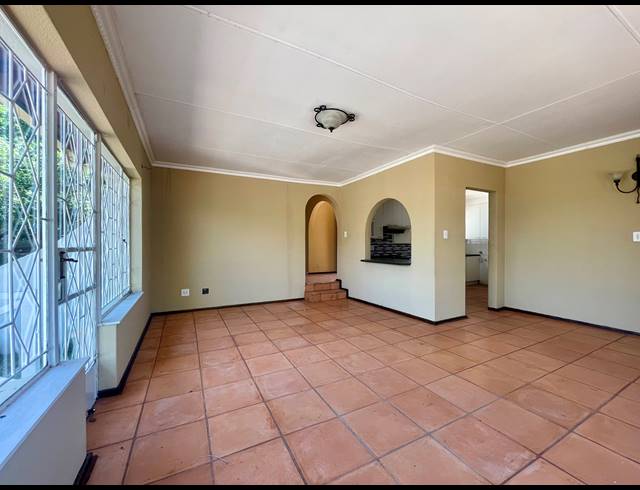 3 BEDROOM FREEHOLD FOR SALE IN GLENVISTA